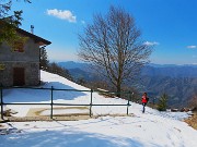 MONTE SUCHELLO (1541 m), fiorito in basso , innevato in alto, da Costa Serina il 19 marzo 2026  - FOTOGALLERY